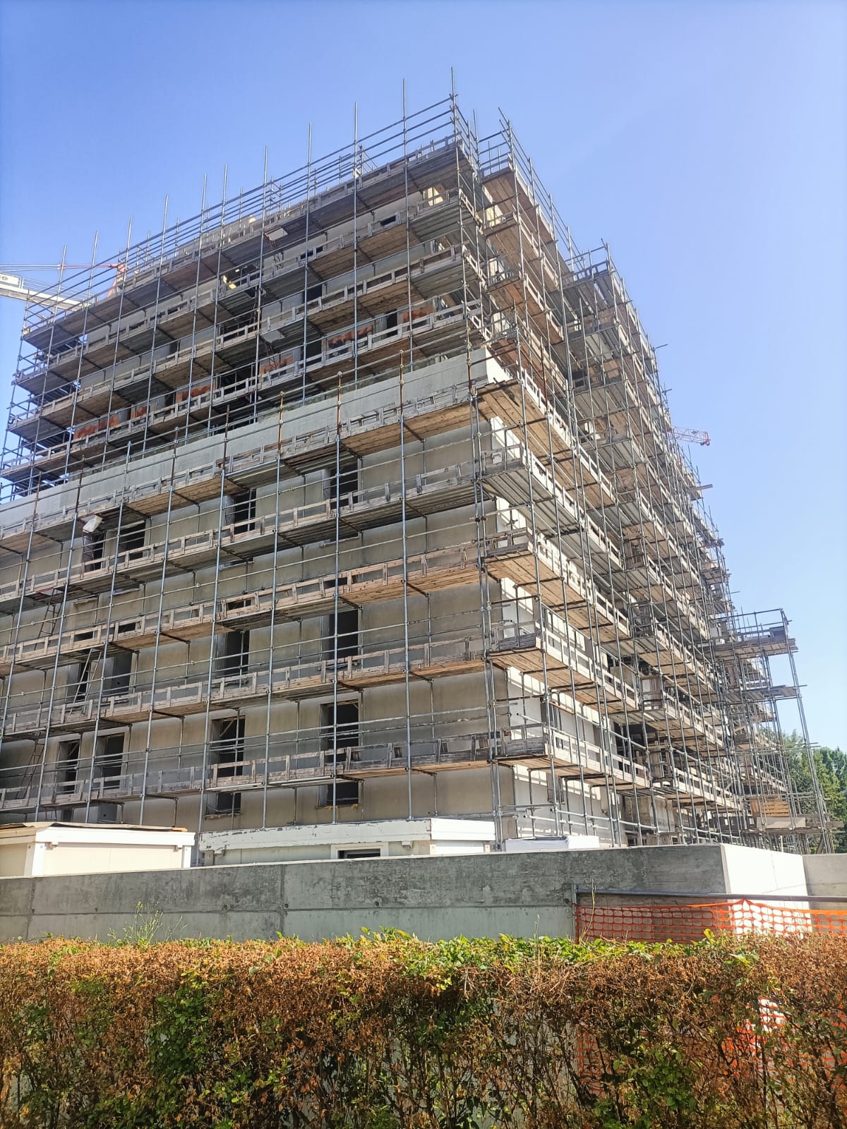 Condominio in costruzione con impalcatura