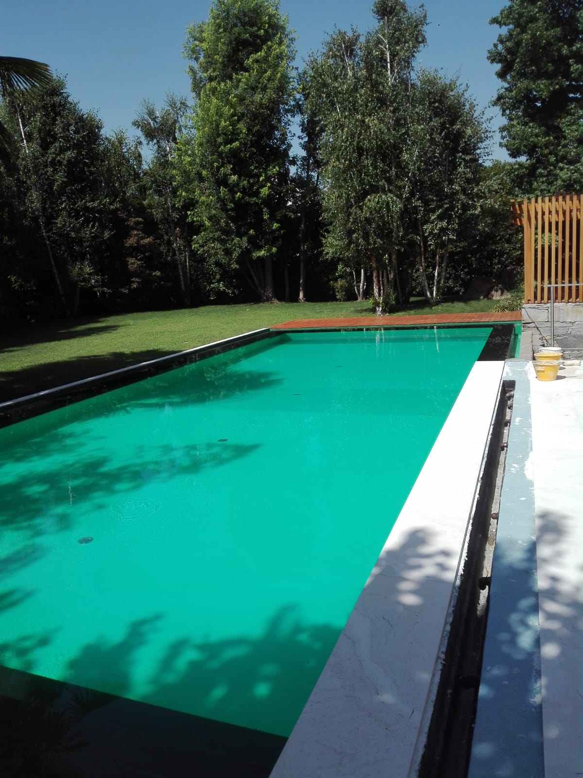 Piscina interrata in fase di completamento